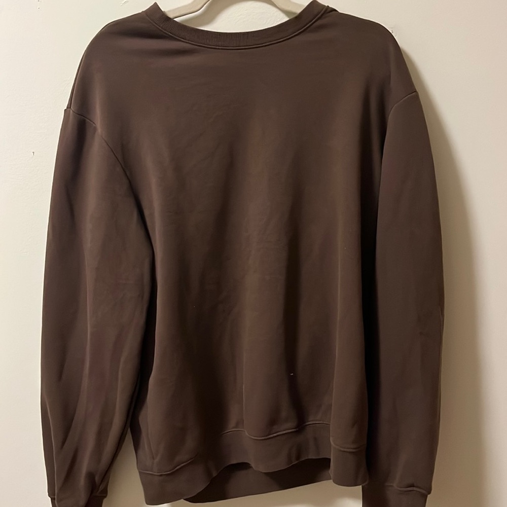 Brown crew neck sweatshirt